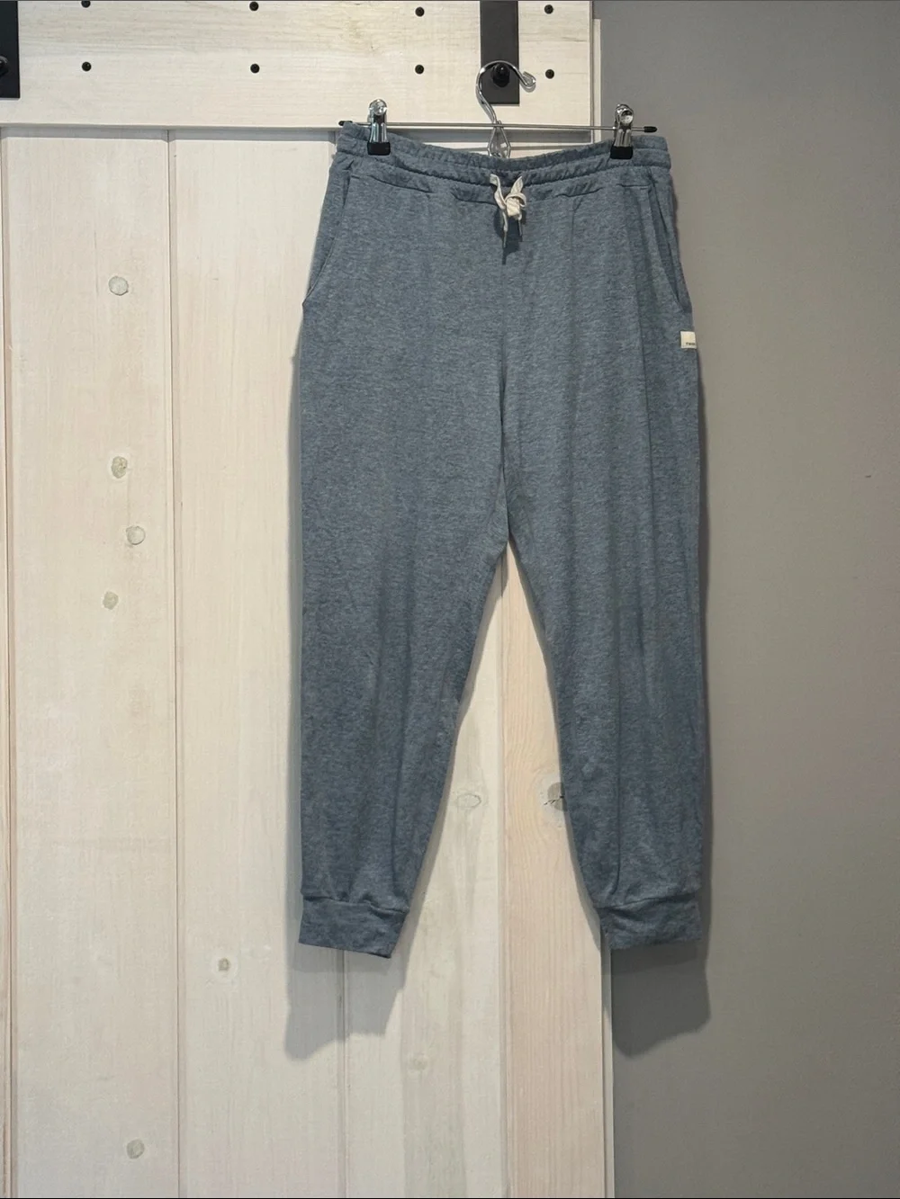 Vuori Matching Set - Halo Essential Hoodie and Performance Jogger (size small)
